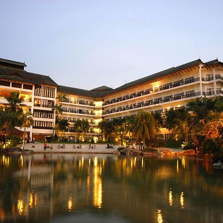 Mines Beach Resort Hotel 세리 켐방안 외부 사진
