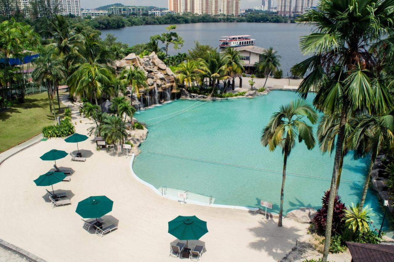 Mines Beach Resort Hotel 세리 켐방안 외부 사진
