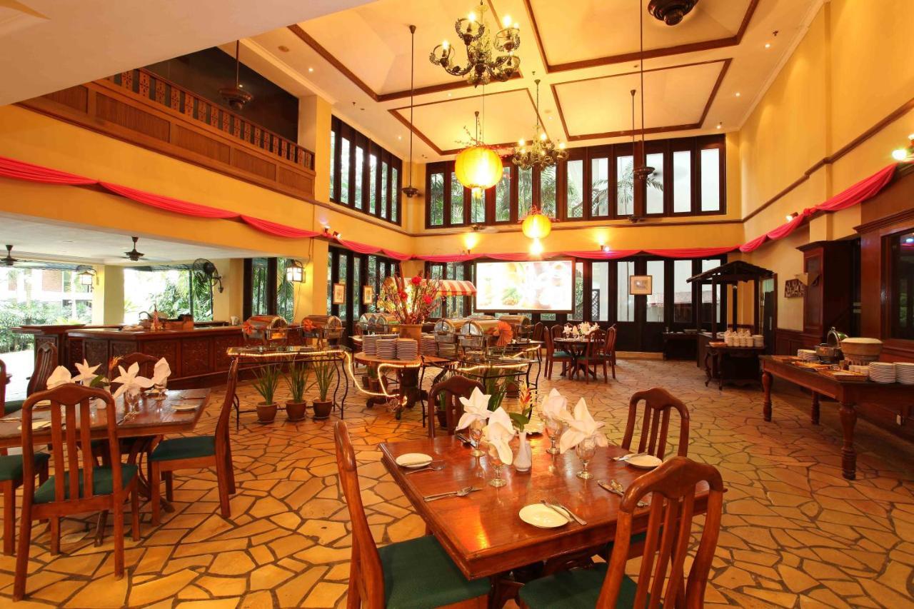 Mines Beach Resort Hotel 세리 켐방안 외부 사진