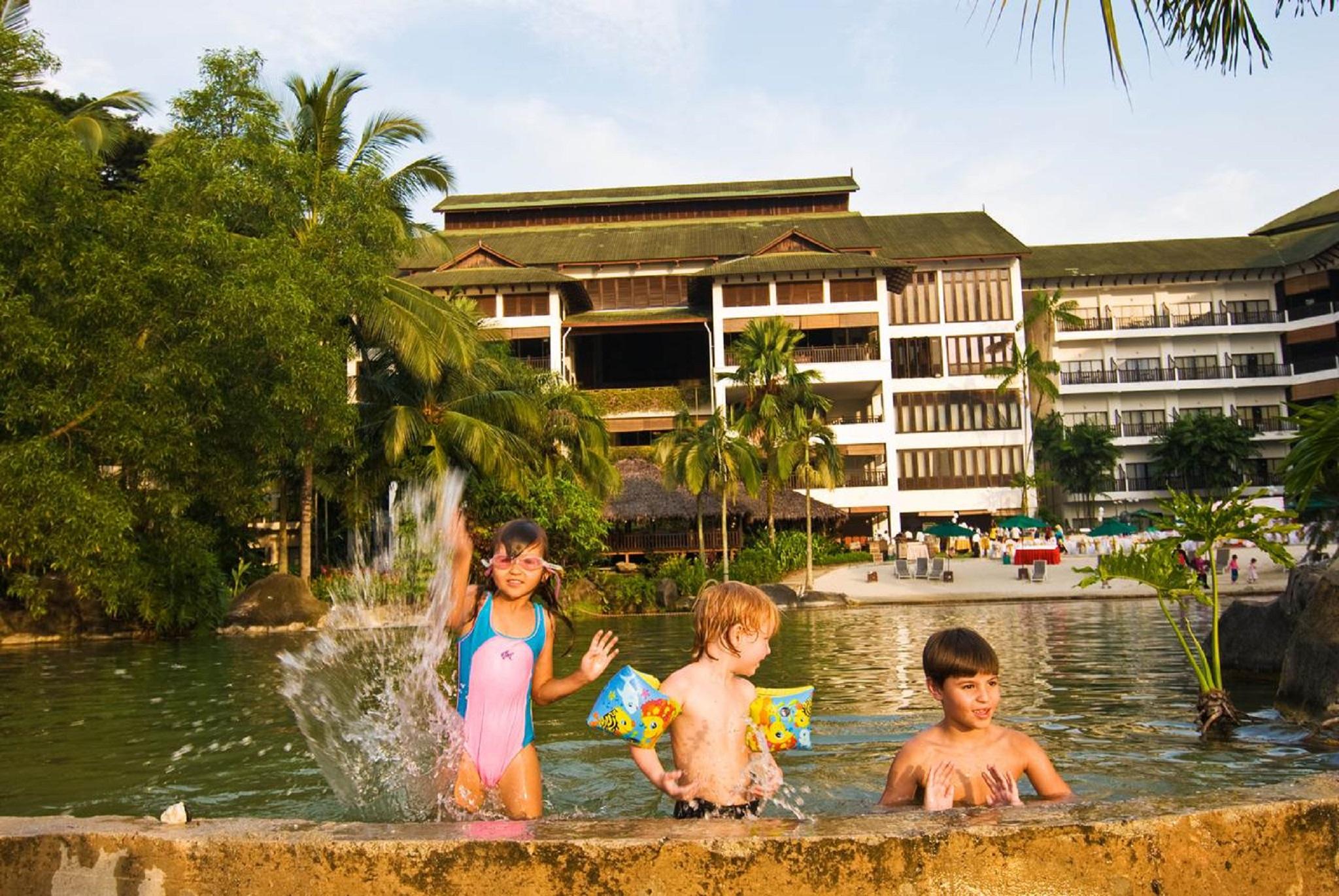 Mines Beach Resort Hotel 세리 켐방안 외부 사진