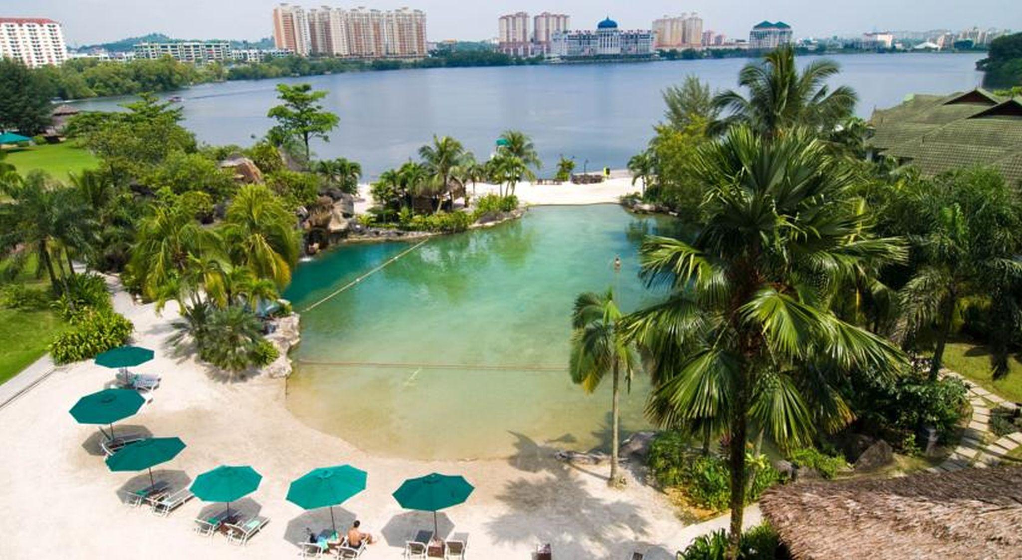 Mines Beach Resort Hotel 세리 켐방안 외부 사진