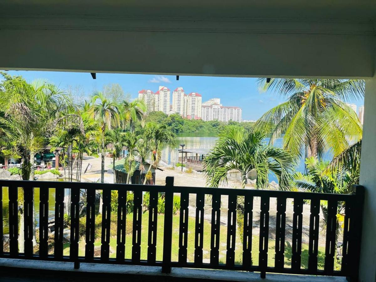 Mines Beach Resort Hotel 세리 켐방안 외부 사진
