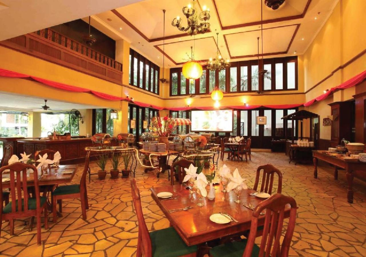 Mines Beach Resort Hotel 세리 켐방안 외부 사진