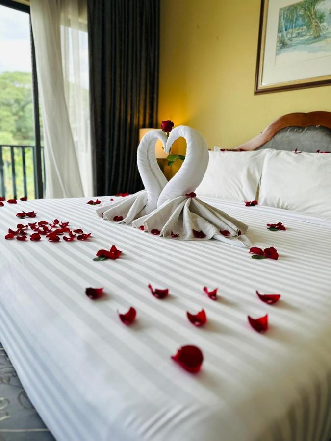 Mines Beach Resort Hotel 세리 켐방안 외부 사진