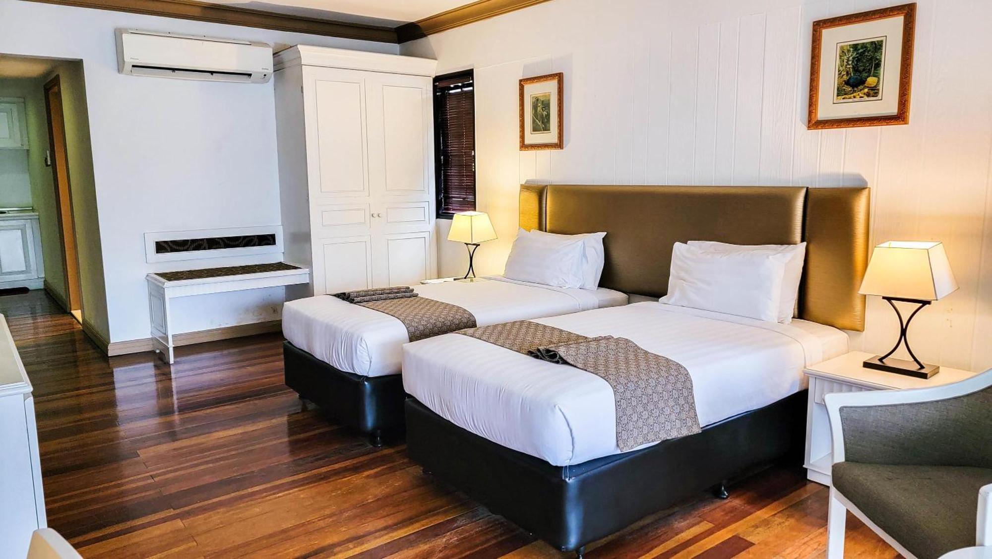 Mines Beach Resort Hotel 세리 켐방안 외부 사진